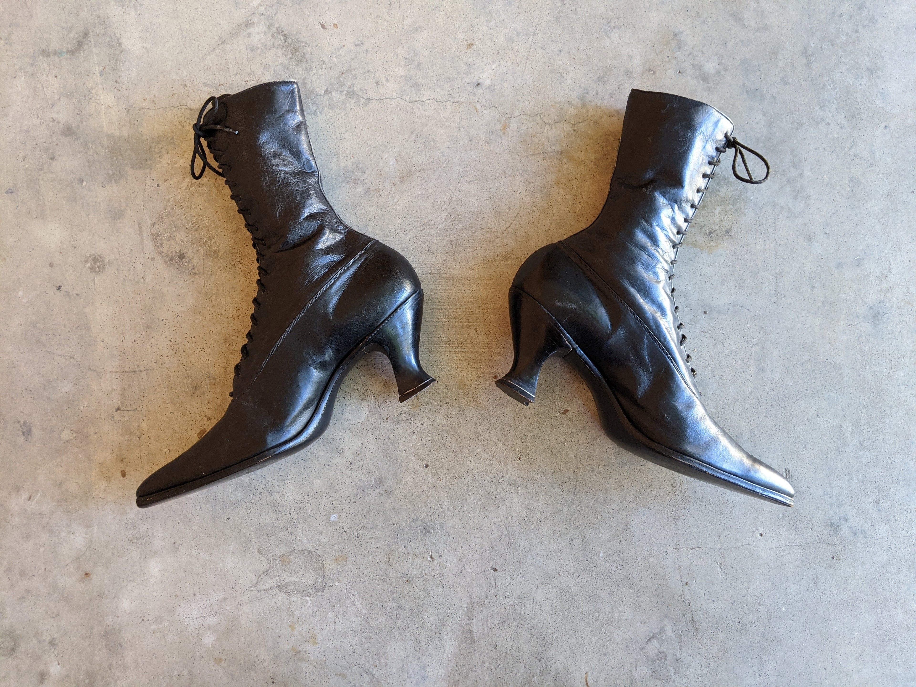 1910s-1920s Black Lace Up Louis Heel Boots | Approx Sz 6