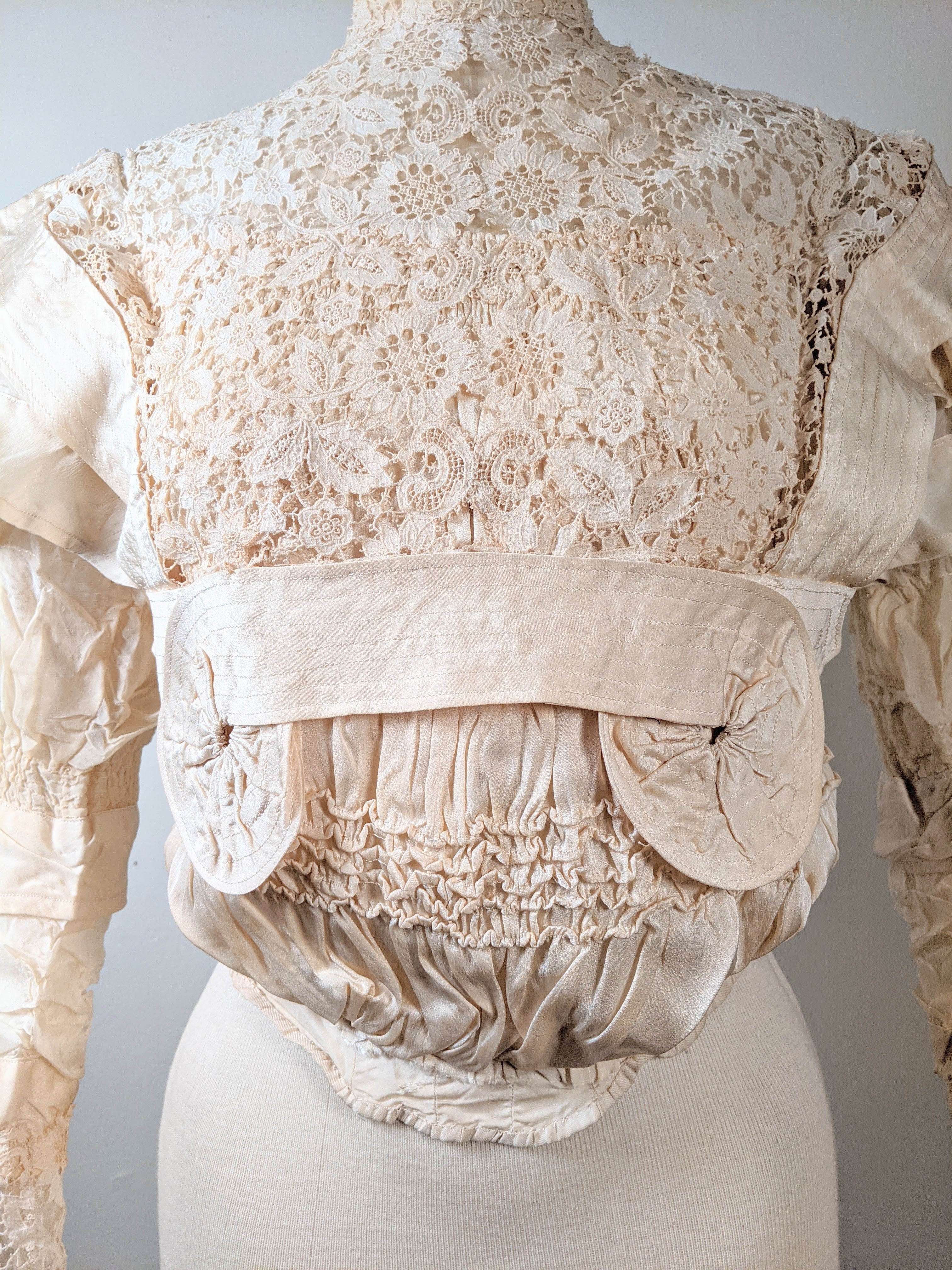 c. 1900 Silk Lace Bodice