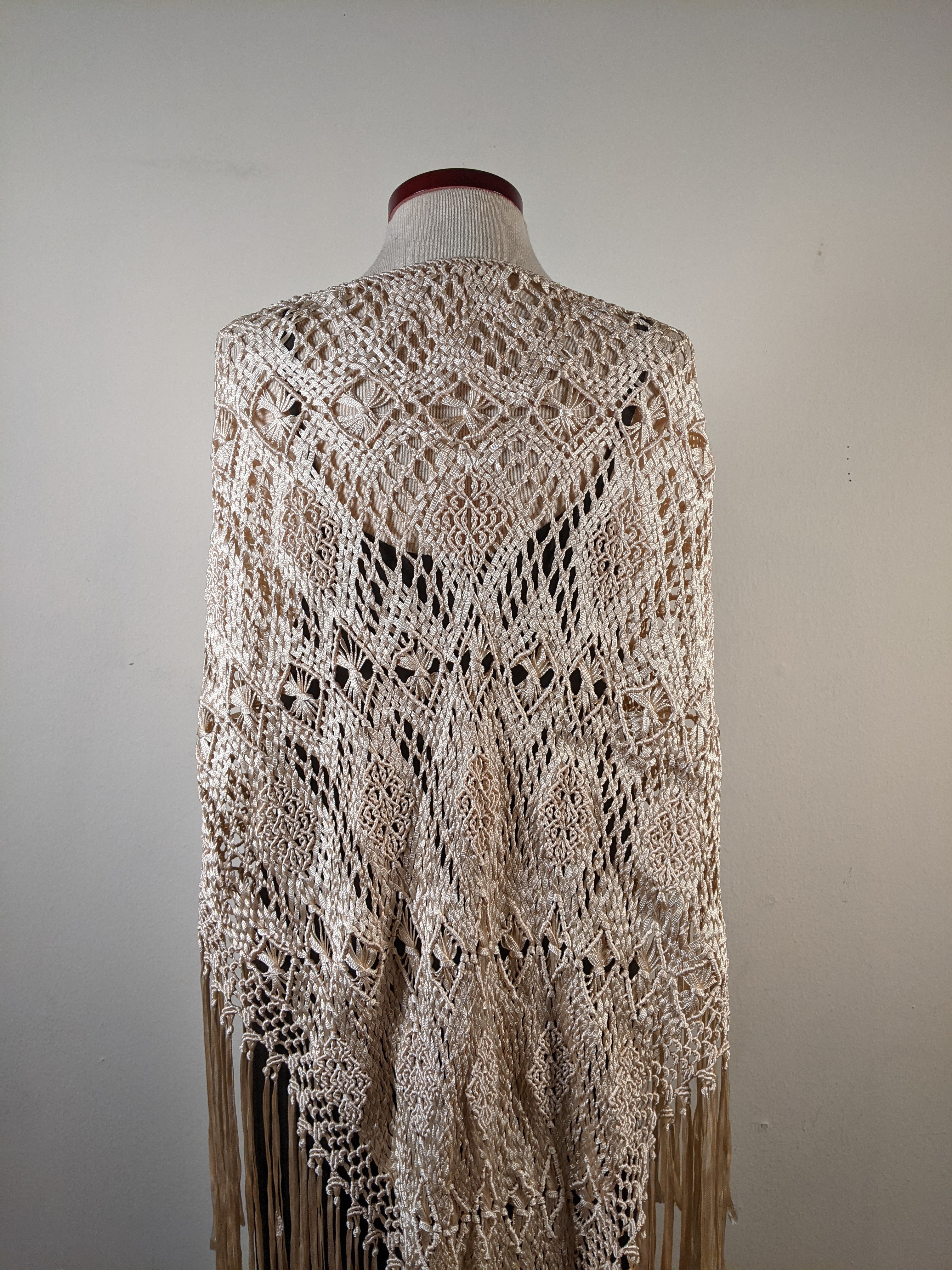 c. 1920s Cream Ribbon Shawl
