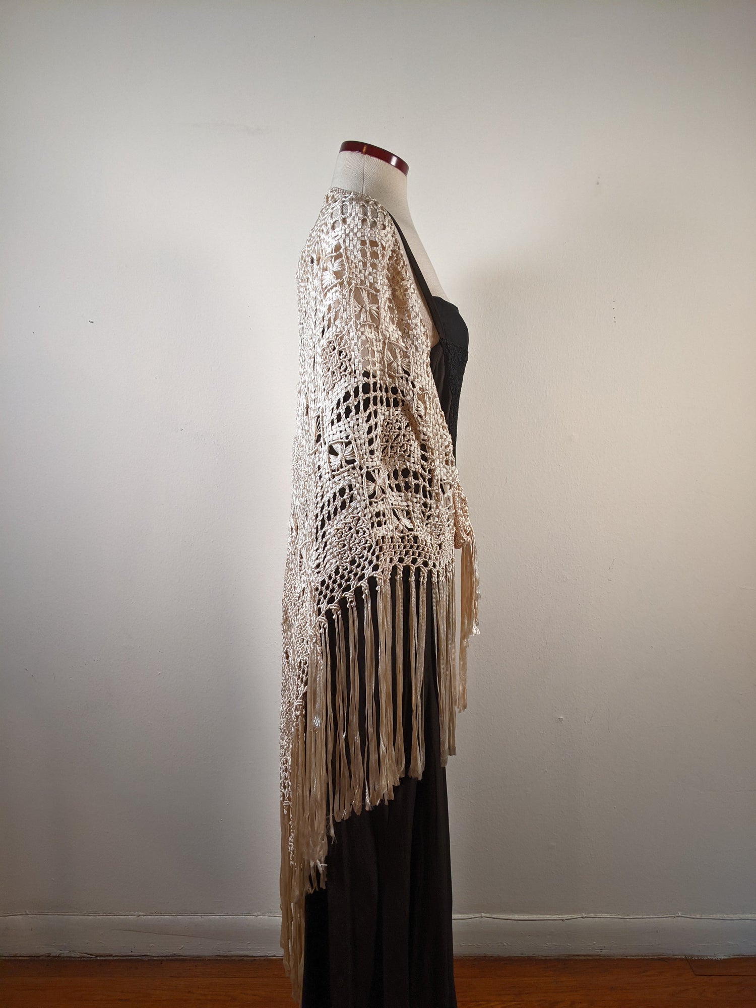 c. 1920s Cream Ribbon Shawl