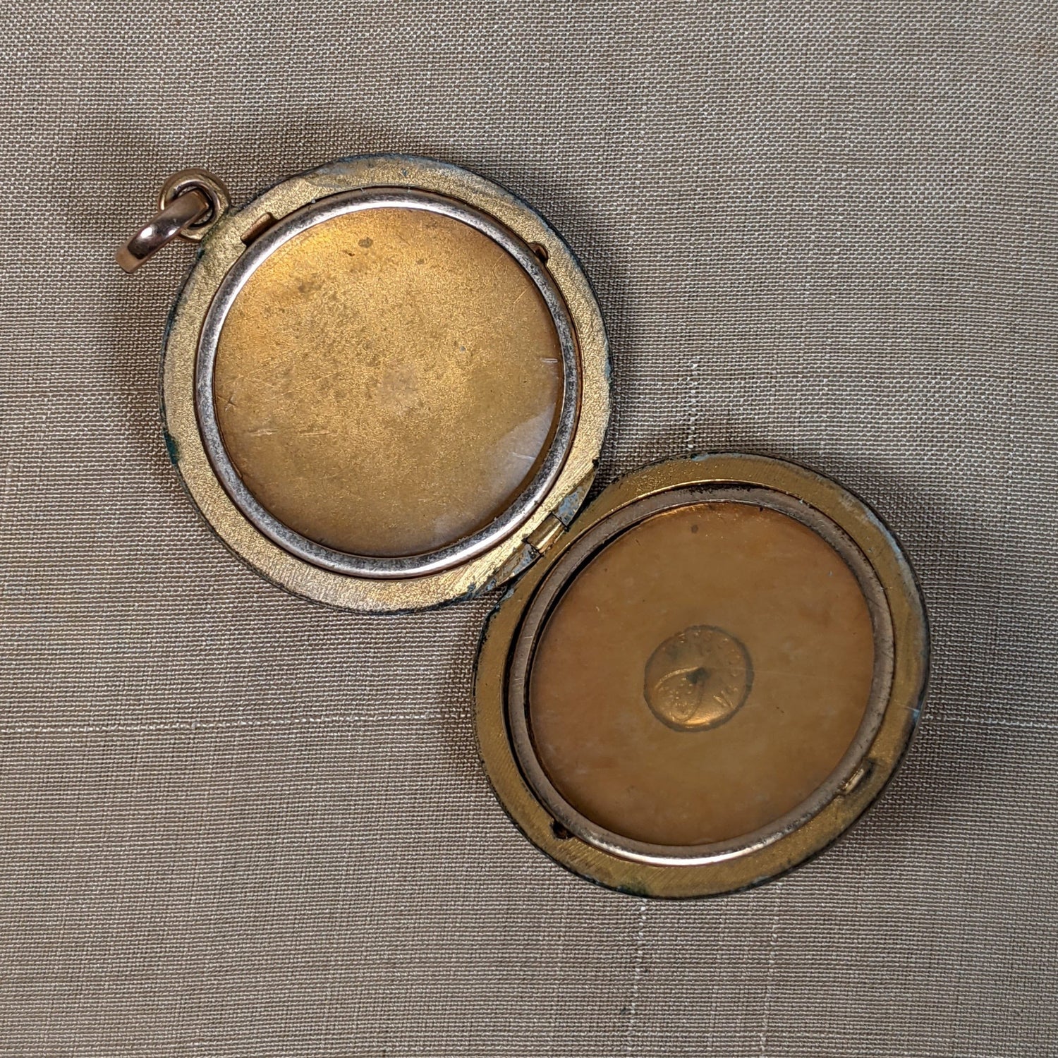 c. 1910s Gold Shell Diamond Star Locket
