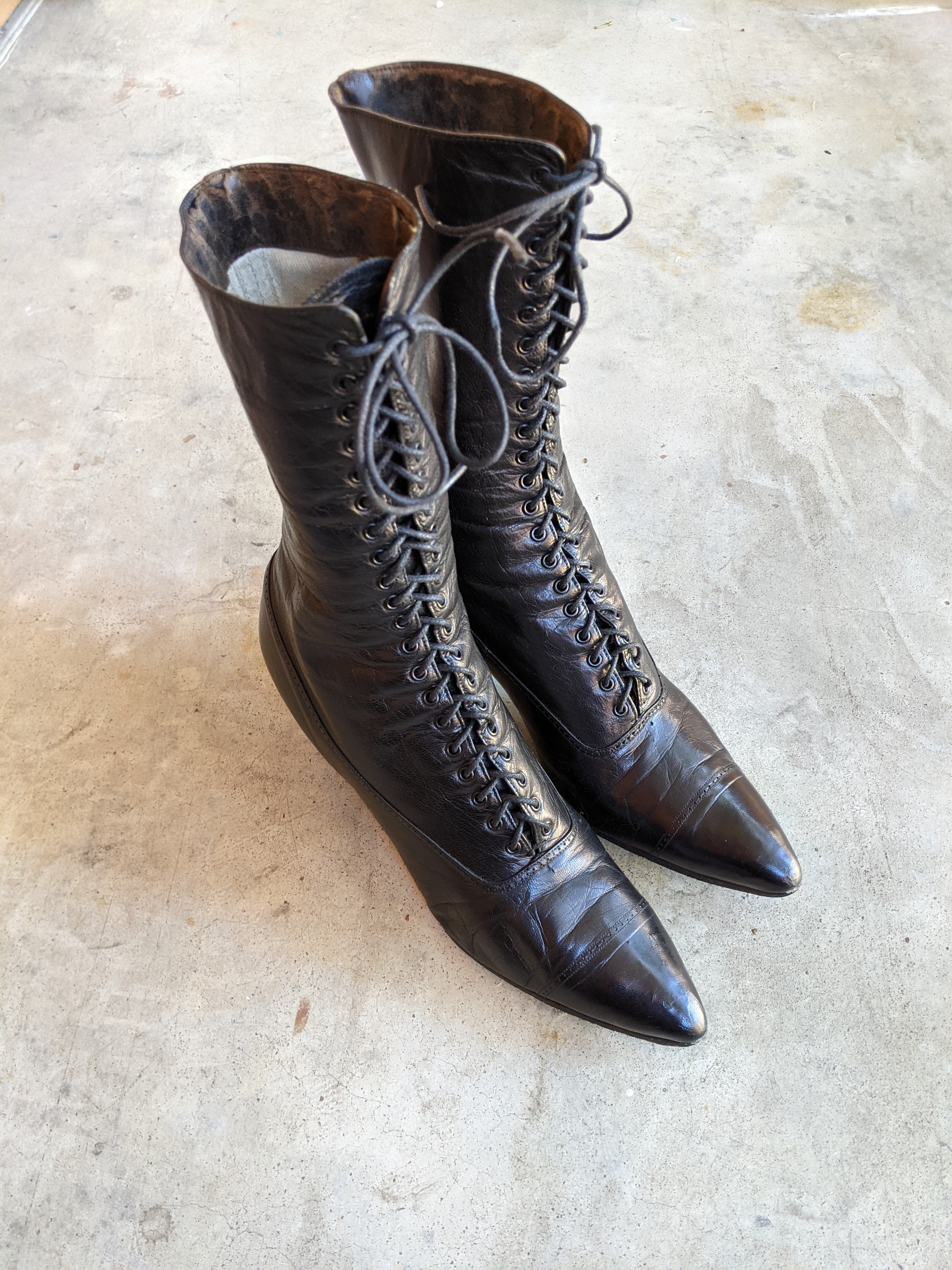 c. 1910s-1920s Louis Heel Boots | Approx Sz. 7.5-8
