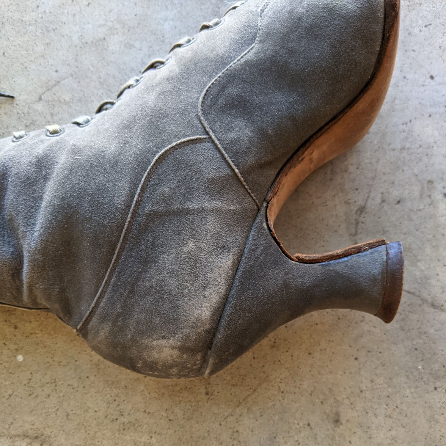 c. 1910s-1920s Grey Suede Boots | Approx Sz 5
