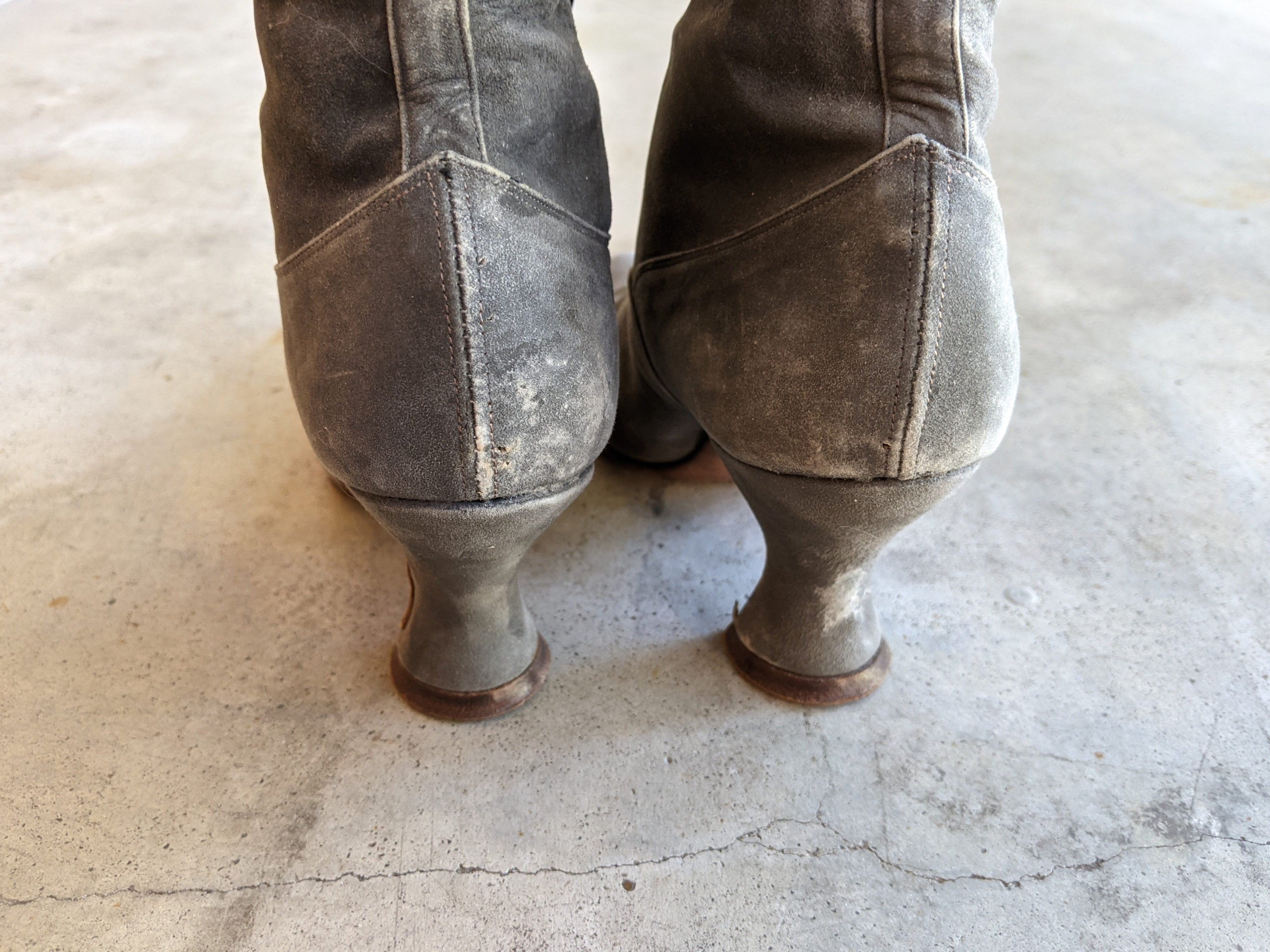c. 1910s-1920s Grey Suede Boots | Approx Sz 5