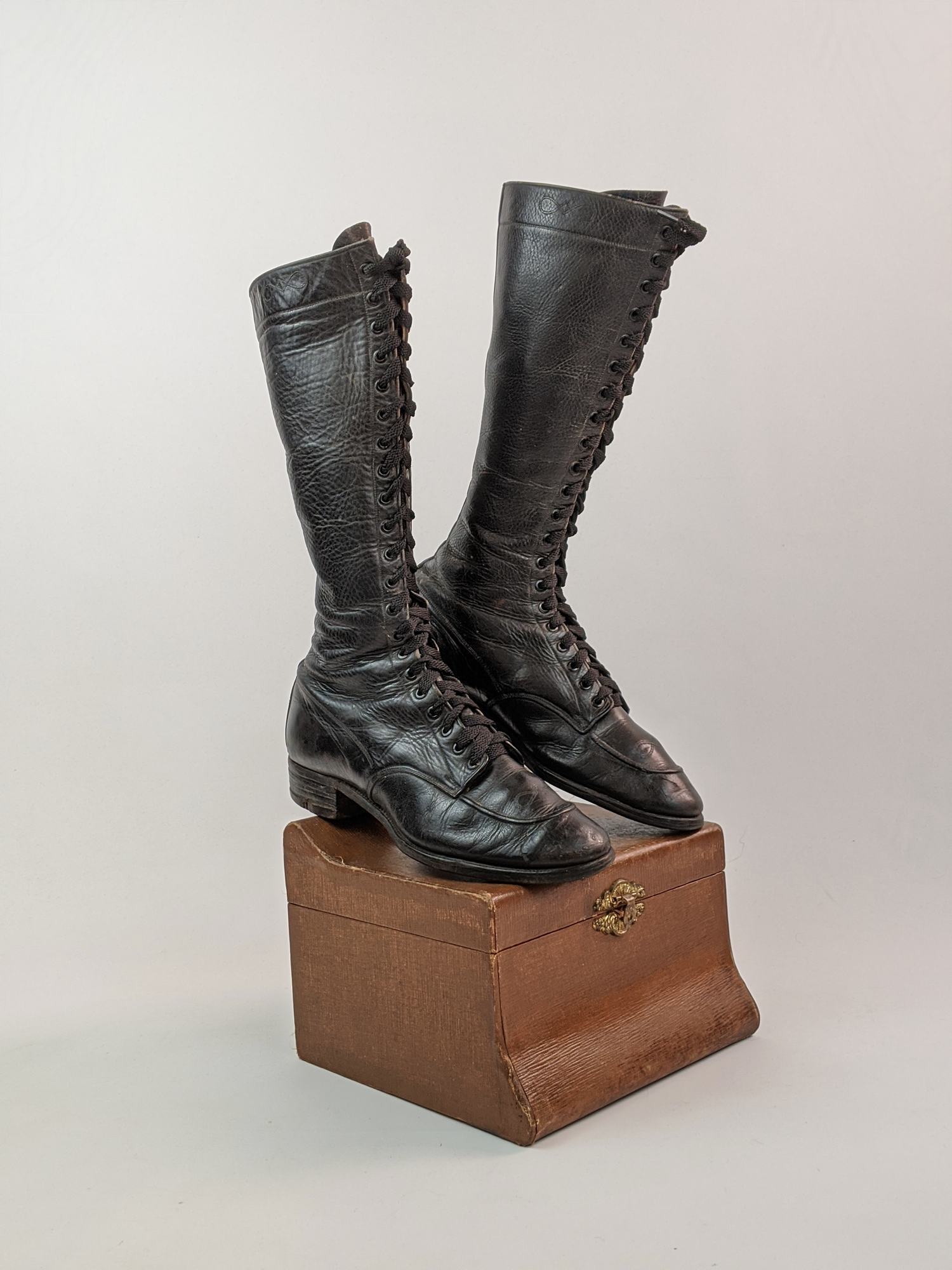 1920s-30s Tall Black Lace Up Boots | Approx Sz 6.5-7