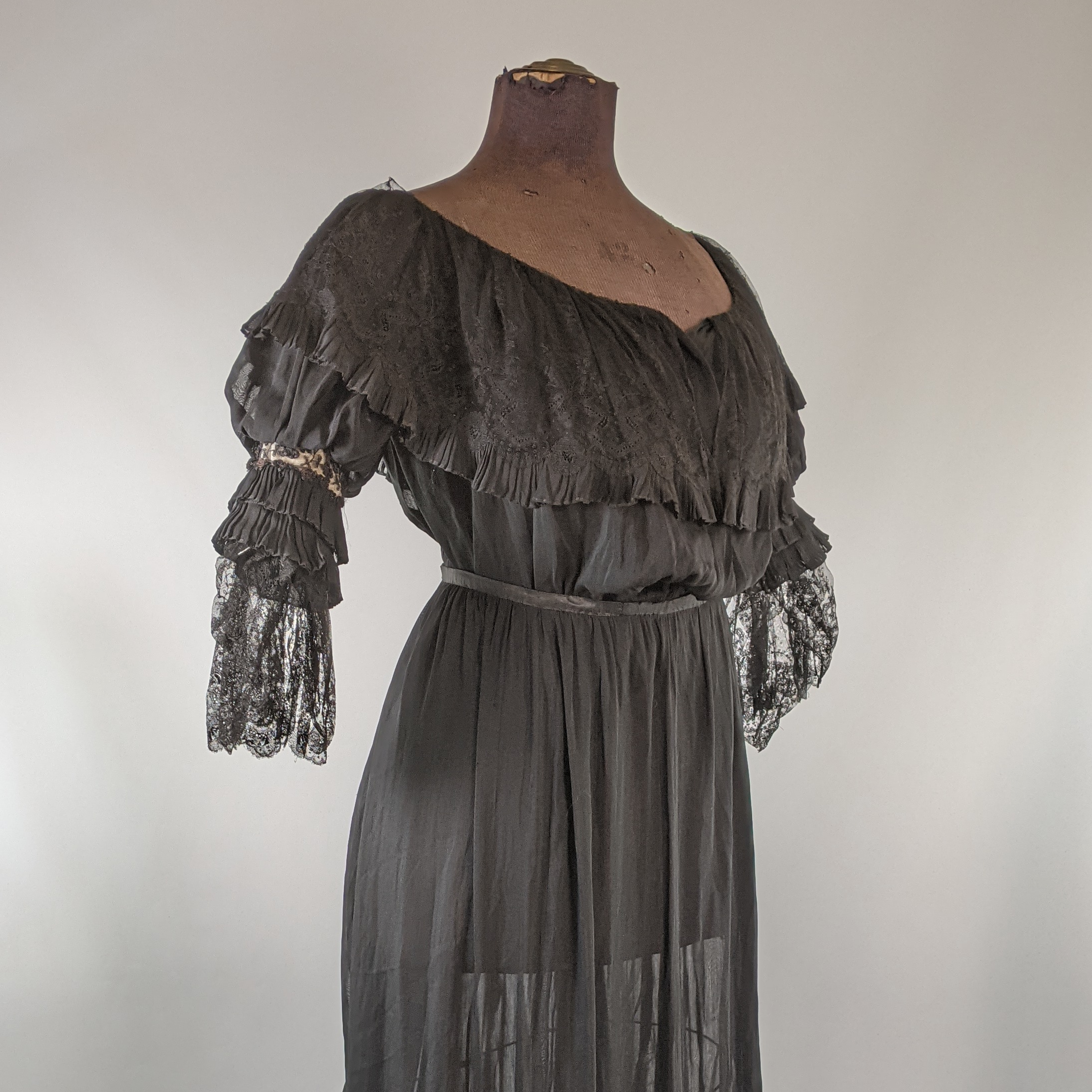 1900s Evening Gown